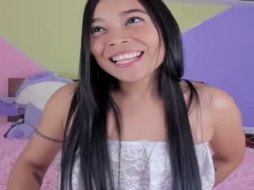 Andreabecker Chaturbate stream image from January 21, 2025