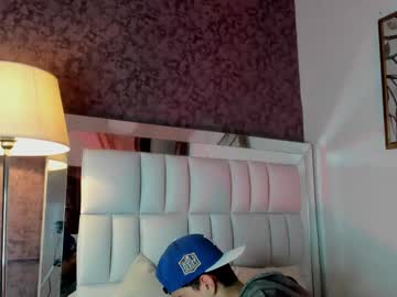 Aronfalcon Chaturbate stream image from January 21, 2025