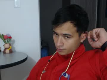 Hotboyskinn Chaturbate stream image from January 21, 2025