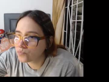 Lilbettyhoe Chaturbate stream image from January 21, 2025