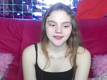 Blondmaya Chaturbate stream image from January 21, 2025
