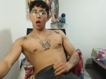 Dillom420 Chaturbate stream image from January 21, 2025