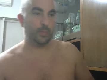 Leandrotiraleche Chaturbate stream image from January 21, 2025
