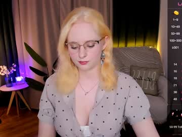 Sheslinki Chaturbate stream image from January 21, 2025