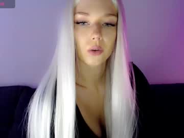 Pervyblonde Chaturbate stream image from January 21, 2025