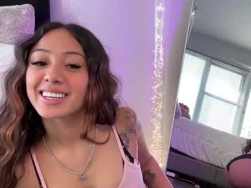 Gigglygianni Chaturbate stream image from January 21, 2025