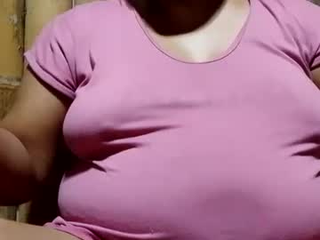 Teasermom Chaturbate stream image from January 21, 2025