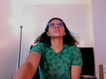 Ellie_Alves Chaturbate stream image from January 21, 2025
