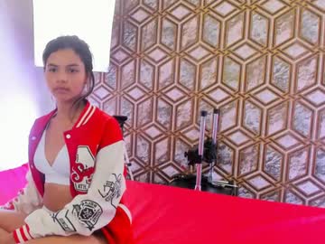 Izzie_Brow Chaturbate stream image from January 21, 2025