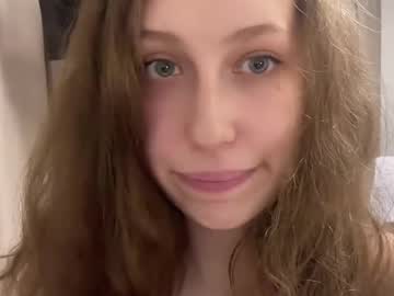 Shelly333 Chaturbate stream image from January 21, 2025