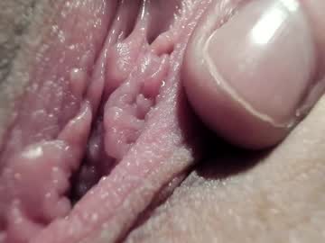 Courtney_Luv Chaturbate stream image from January 21, 2025