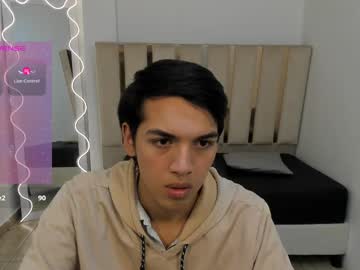 Theo_Tay Chaturbate stream image from January 21, 2025