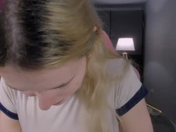 Molly_Toads Chaturbate stream image from January 21, 2025