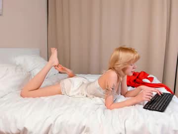 Taytebudlong Chaturbate stream image from January 21, 2025