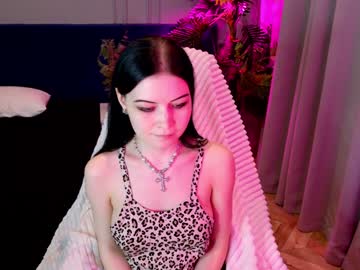 Hollykittens Chaturbate stream image from January 21, 2025