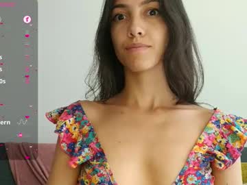 Innocentlatiina Chaturbate stream image from January 21, 2025