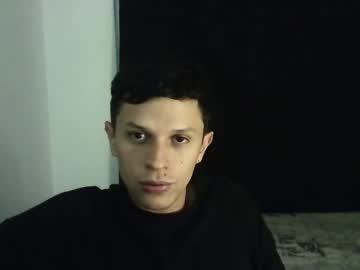 Davebroww Chaturbate stream image from January 21, 2025