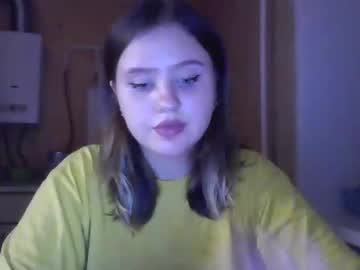 Moonaxhoney Chaturbate stream image from January 21, 2025