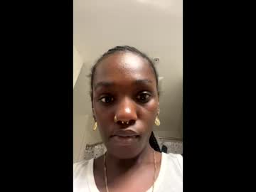Sweetmamazee Chaturbate stream image from January 21, 2025