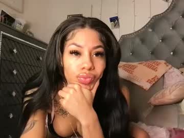 Uhlexissmuhree811573 Chaturbate stream image from January 21, 2025
