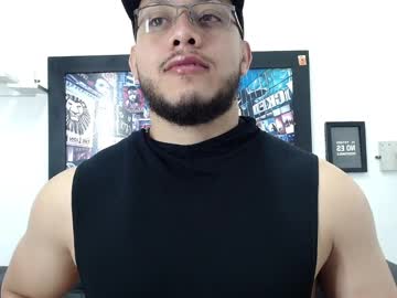 Williamjhom_ Chaturbate stream image from January 21, 2025