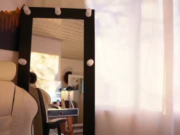 Saraparisi_ Chaturbate stream image from January 21, 2025