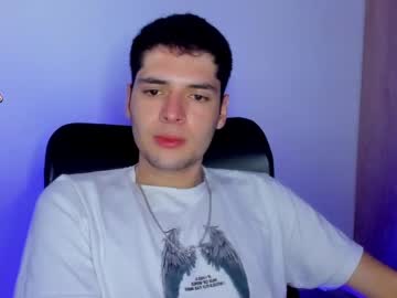 Emilionavarroz Chaturbate stream image from January 22, 2025