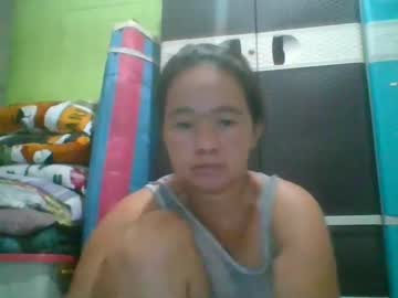 Hotchicks4uxx Chaturbate stream image from January 22, 2025