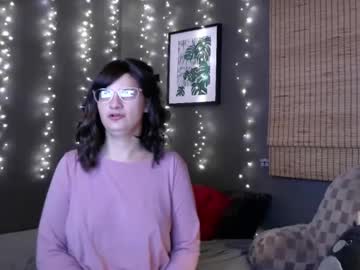 Destineel Chaturbate stream image from January 22, 2025