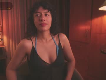 Teasinglady Chaturbate stream image from January 22, 2025