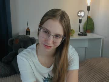 Chillichi Chaturbate stream image from January 22, 2025