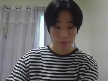 Koreaseok Chaturbate stream image from January 22, 2025