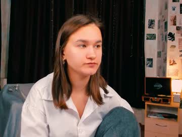 Yourseekinglove Chaturbate stream image from January 22, 2025