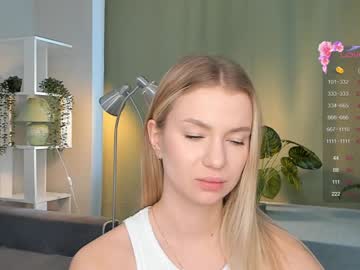 Devonaembury Chaturbate stream image from January 22, 2025