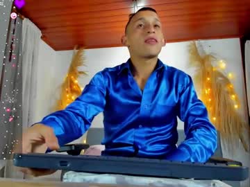 Hotblue_98 Chaturbate stream image from January 22, 2025