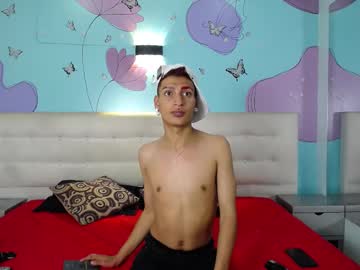 Khevinhorny Chaturbate stream image from January 22, 2025