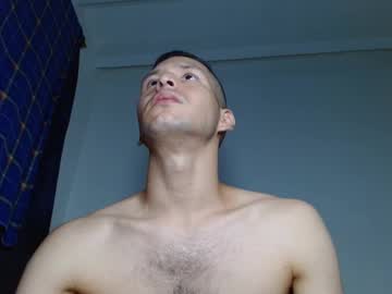Robinhotsexy Chaturbate stream image from January 22, 2025