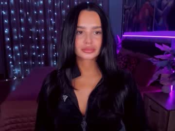 Adelinasmart Chaturbate stream image from January 22, 2025
