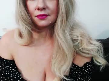 Missqueen1416 Chaturbate stream image from January 22, 2025