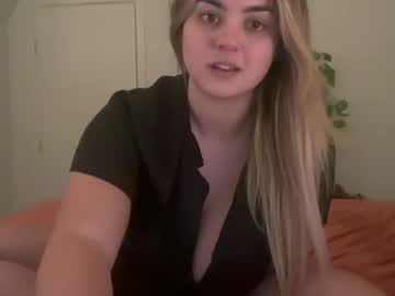 Lovelyluna99 Chaturbate stream image from January 22, 2025