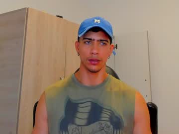 Tyler_Lautners Chaturbate stream image from January 22, 2025