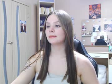 Pollyluv Chaturbate stream image from January 22, 2025