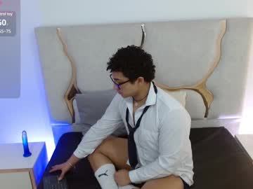 Pipe_Tay Chaturbate stream image from January 22, 2025