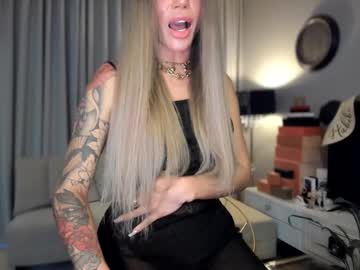 Therealqueenkylie Chaturbate stream image from January 22, 2025