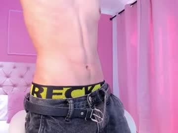 Alezzandro_ Chaturbate stream image from January 22, 2025