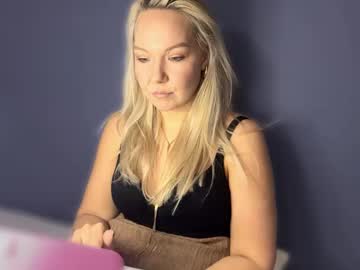 Liarona20 Chaturbate stream image from January 22, 2025