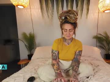 Cheviblue Chaturbate stream image from January 22, 2025