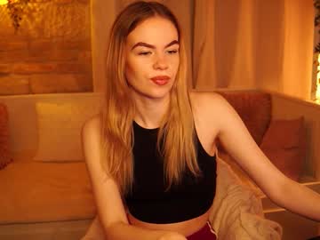 Snowbarbieee Chaturbate stream image from January 22, 2025
