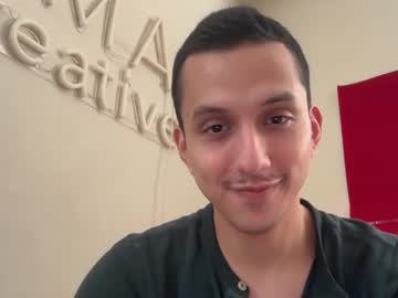 Handsomeboy093 Chaturbate stream image from January 22, 2025