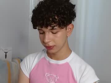 Cuddly_Twinkie Chaturbate stream image from January 22, 2025